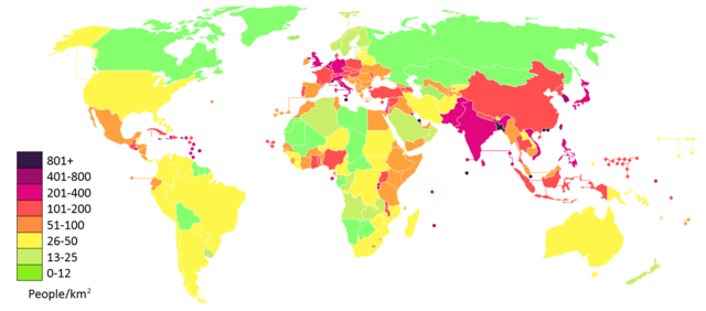 La imagen muestra un mapa del mundo indicando el promedio de habitantes por kilómetro cuadrado.