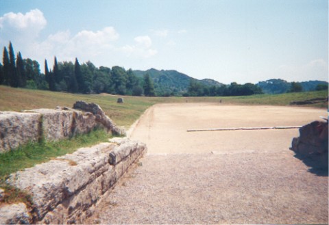 Ruinas del Estadio de Olimpia. La época arcaica griega se inicia con los primeros Juegos Olímpicos de la historia en el 776 a. C.