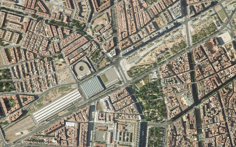  El soterramiento de las vías de ferrocarril en la estación de Córdoba es un claro ejemplo de cómo ha sido necesario eliminar el obstáculo de las antiguas vías del tren, que eran una herencia típica del urbanismo decimonónico. 