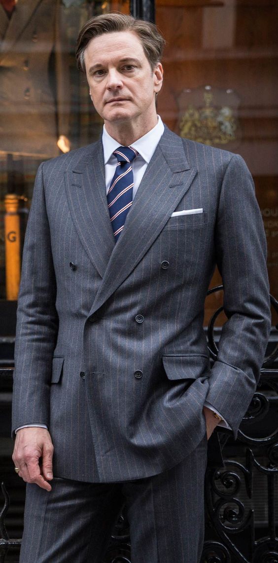 El actor Colin Firth vestido de Armani