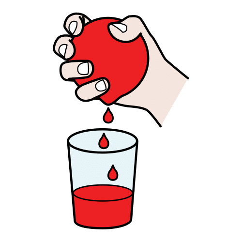 En la imagen aparece una mano estrujando una fruta y cayendo el líquido en un vaso