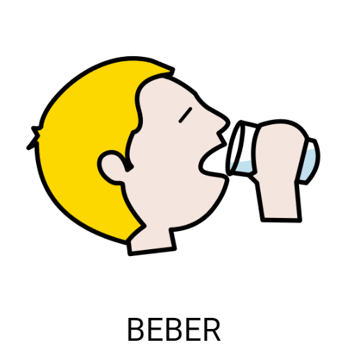 Una persona bebiendo un vaso