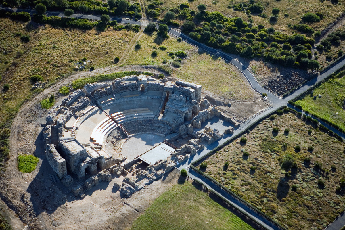 Vista aérea del teatro de Baelo Claudia