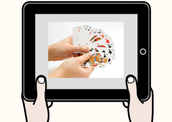 Ilustración tablet con imagen digital de unas cartas.