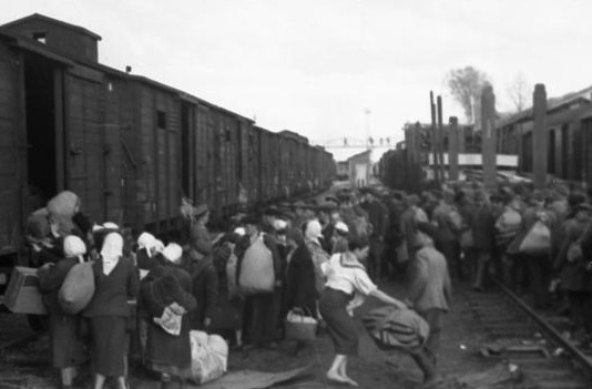 deportacion rusa en tren
