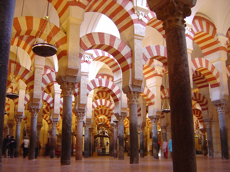 La mezquita de Córdoba es la obra que sin duda mejor refleja el apogeo de lo que fue la mayor ciudad del mundo hace mil años.