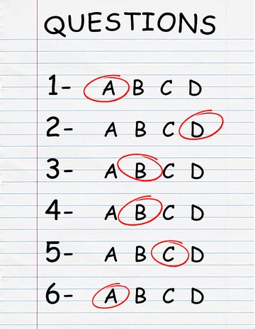 A la izquierda aparecen de arriba a abajo los números del uno al cinco. Al lado de cada número hay cuatro letras A;B;C;D. En cada fila aparece una letra rodeada.