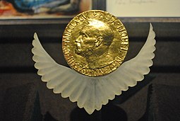 Medalla Premio Nobel de la Paz. 