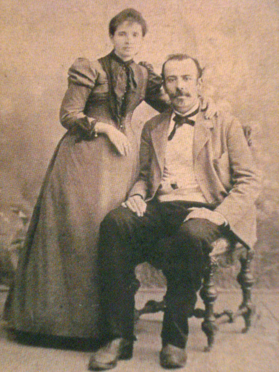Fotografía de Antonio Machado Álvarez, Demófilo y Anda Ruiz, su esposa.