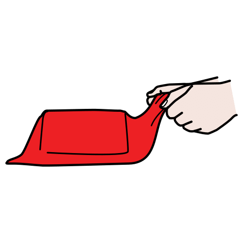 La imagen muestra unas manos sujetando un pañuelo que tapa un objeto.