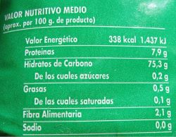  Foto de una etiqueta con información sobre el valor energético, proteínas, hidratos de carbono, grasas, fibra y sodio de un alimento.    