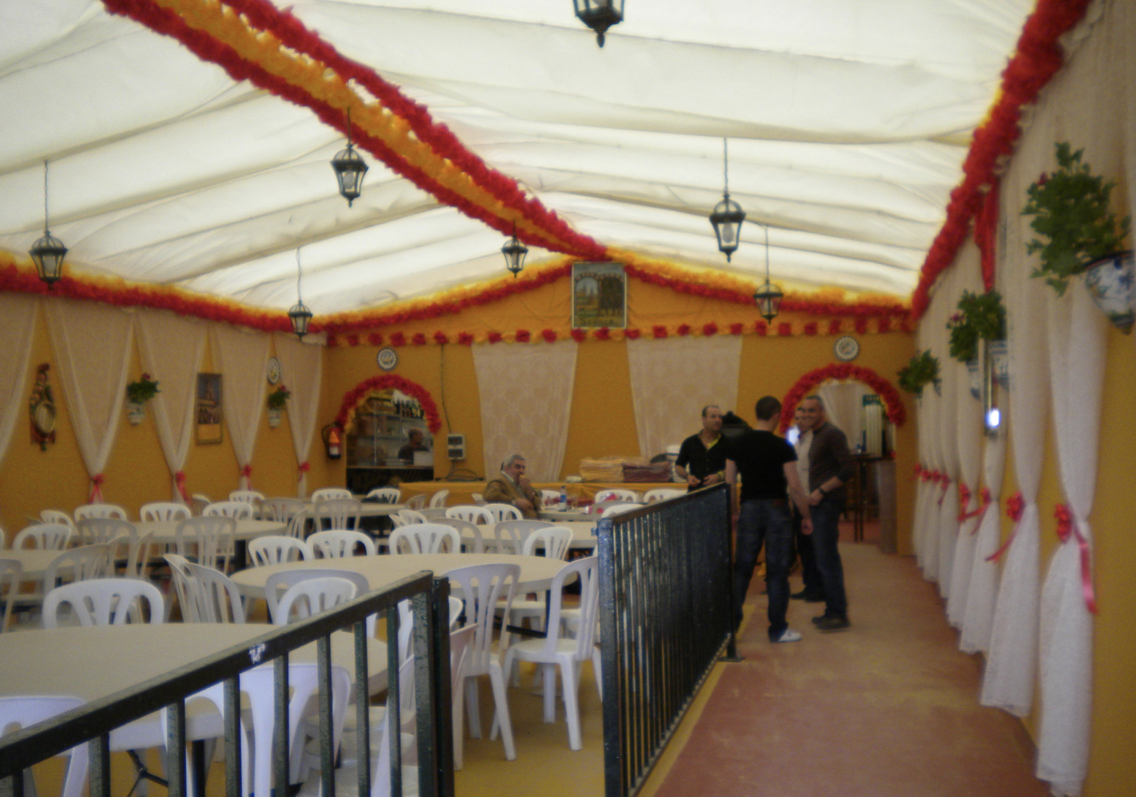 Camareros de una caseta de feria