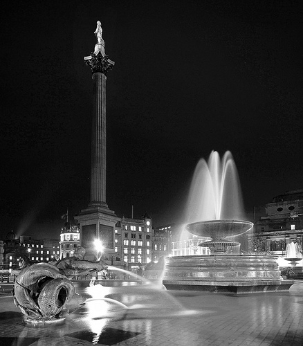 Trafalgar square de noche