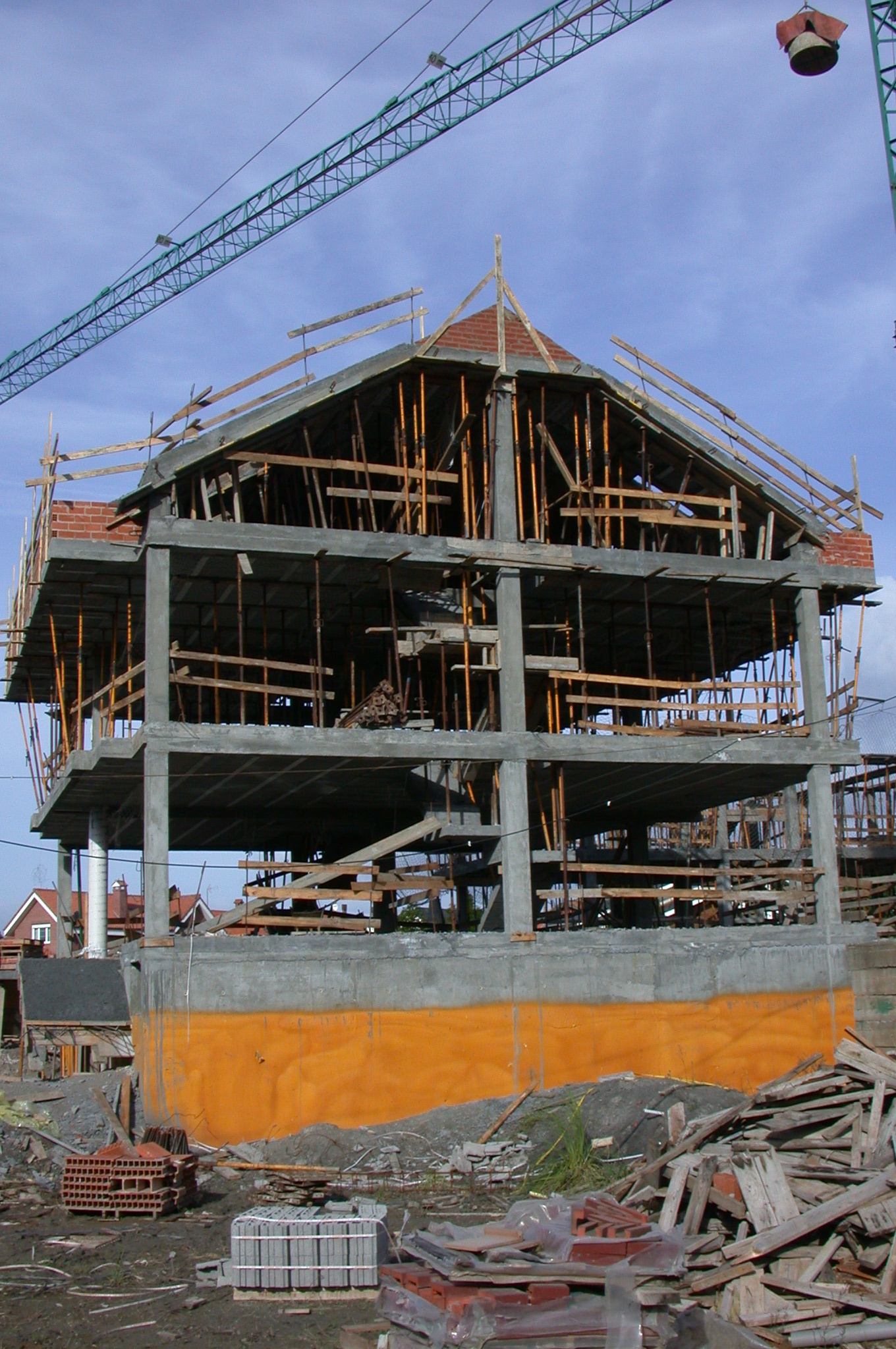 Imagen de una casa en construcción
