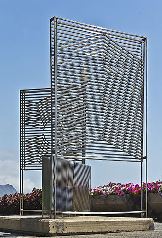 Otra escultura de Sempere