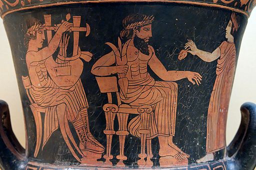 Apolo con la lira, Zeus con el rayo y Hera con una flor en la mano