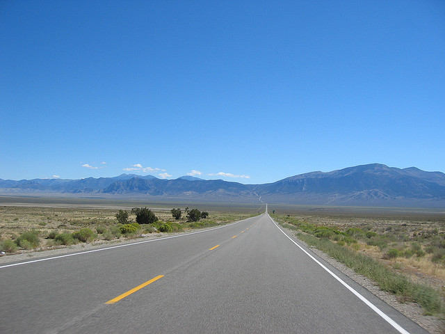 Carretera recta solitaria
