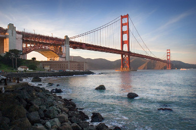 Tirantes de un puente colgante sometidos a tracción