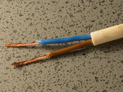 Cables mal aislados