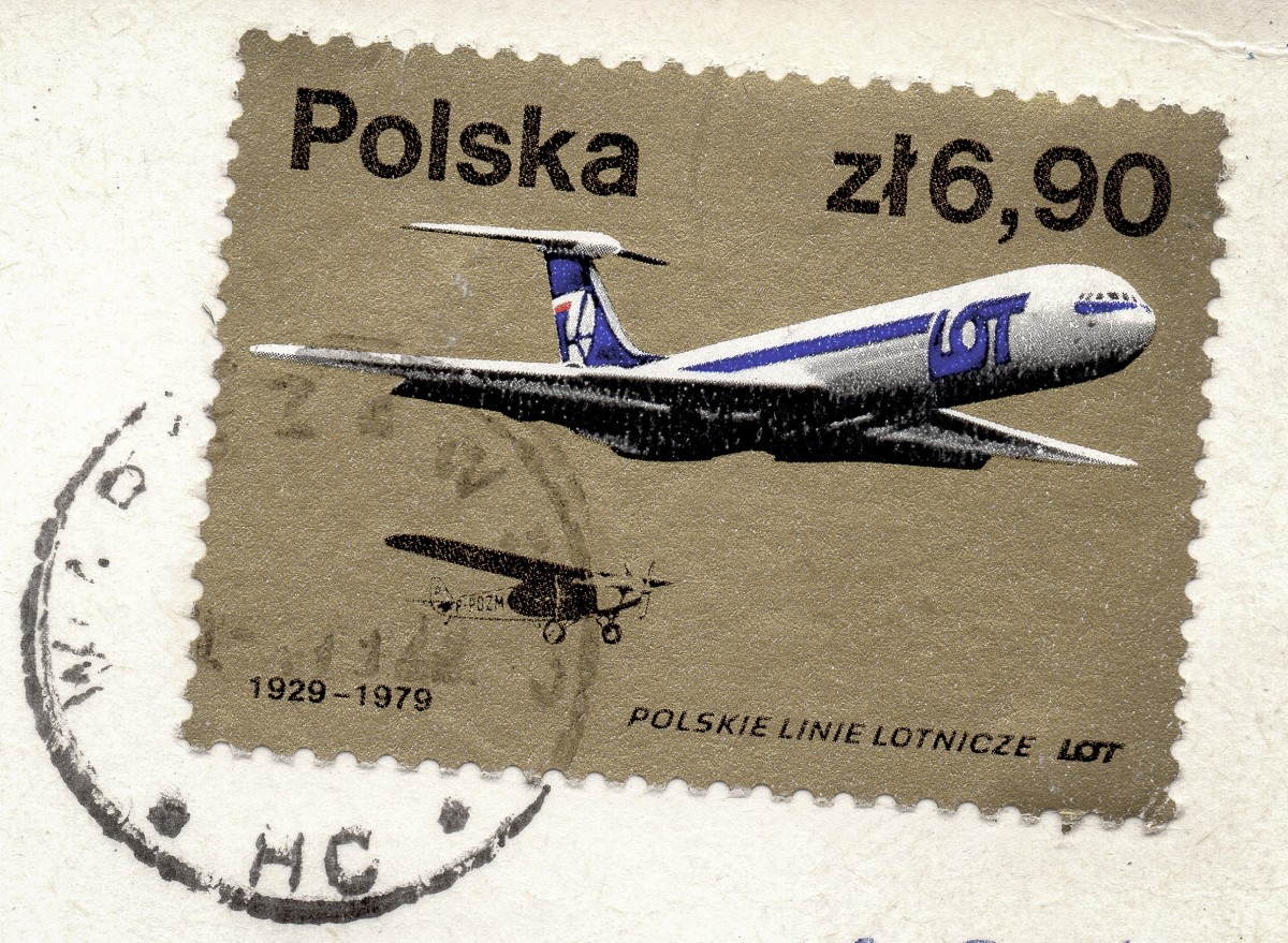 En la imagen puedes ver un sello de carta con un avión