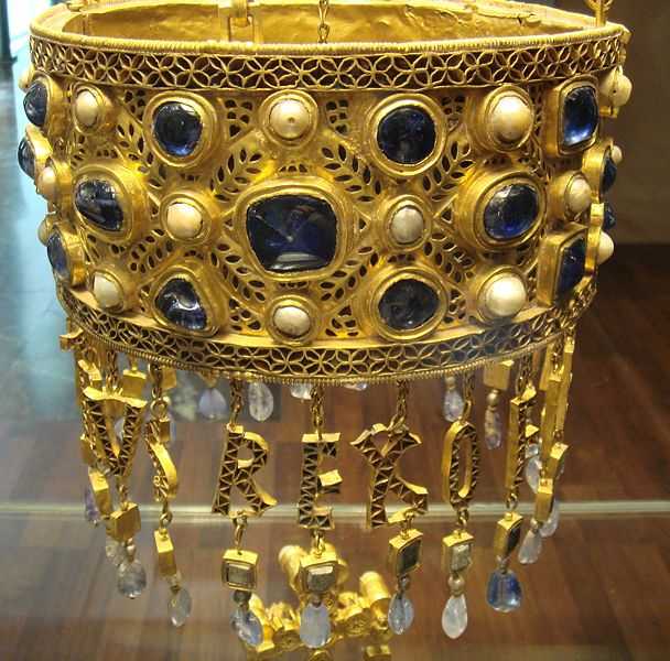 Corona del rey visigodo Recesvinto. Museo Arqueológico Nacional. 