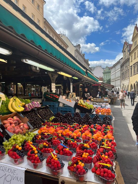 Colorido mercado de fruta.