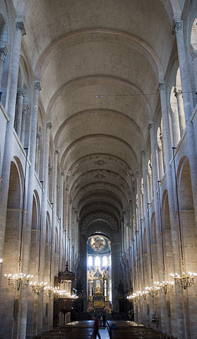 Interior de Saint-Sernin