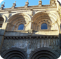 Arcos polilobulados de la fachada de Platerías