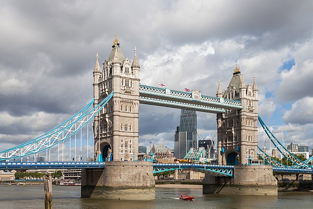 La imagen muestra el puente de la torre en Londres.