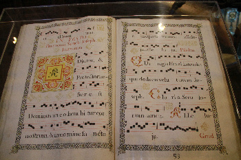 Libro de gregoriano de la Catedral de Cáceres.