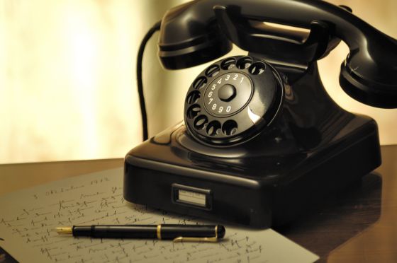 Telefono antiguo color negro