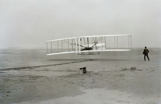 Fotografía avión antiguo hermanos Wright.