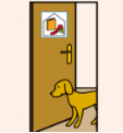 La imagen muestra a un perro saliendo de una puerta con el cartel de juguetes.