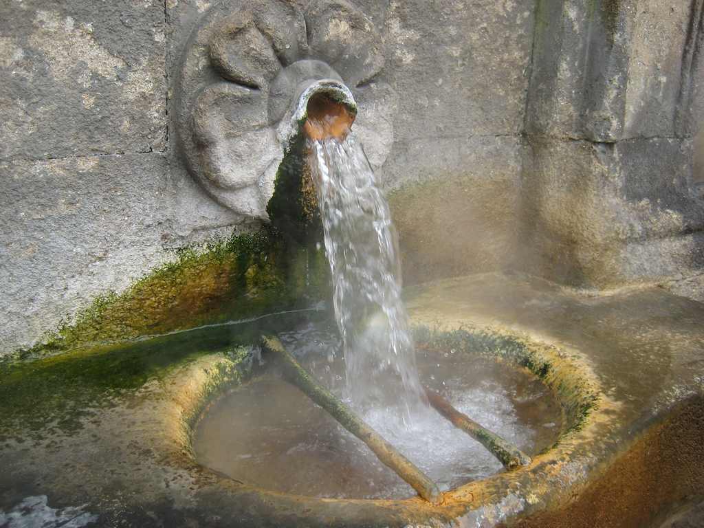 Aguas termales del manantial de las Burgas en Orense. 