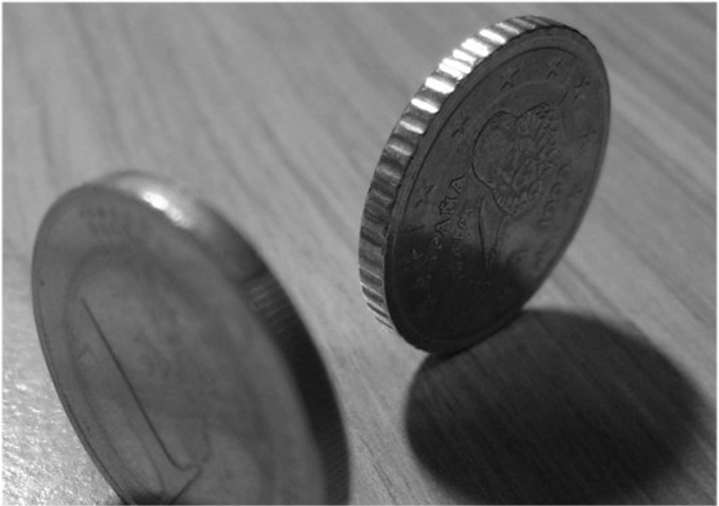 La imagen muestra unas monedas