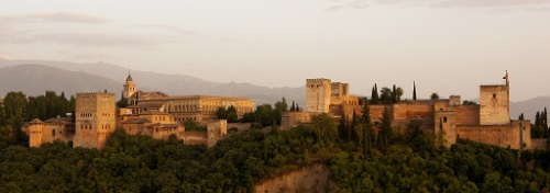 la imagen muestra el Atardecer en la Alhambra