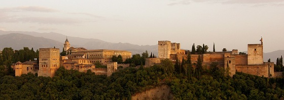 la imagen muestra las Vistas de Granada al atardecer