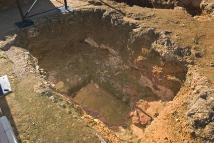 Fotografía de un ustrinum de la necrópolis de Carmona
