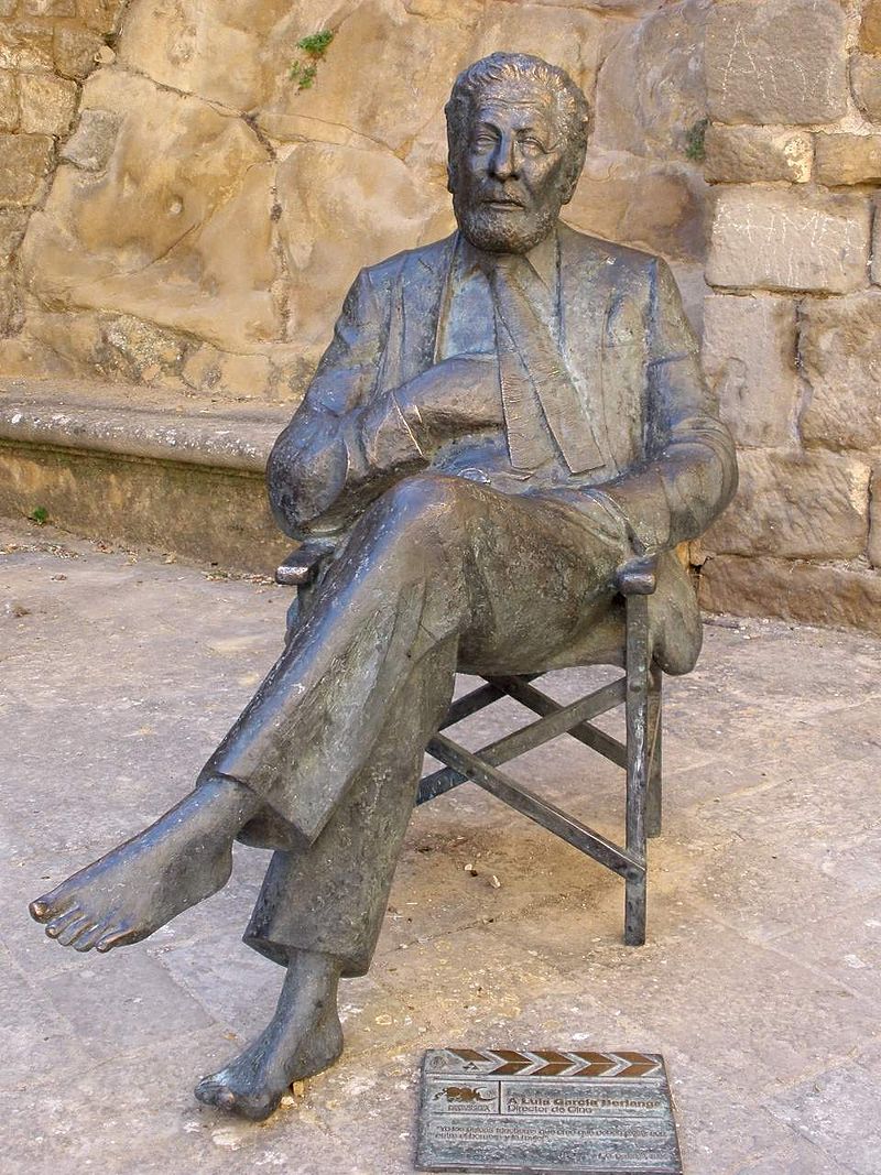Estatua dedicada a Luis García Berlanga En Zaragoza