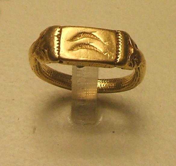 Anillo de oro fenicio hallado en Cádiz.