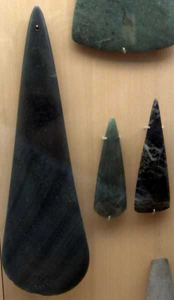 Hachas neolíticas de piedra pulimentada
