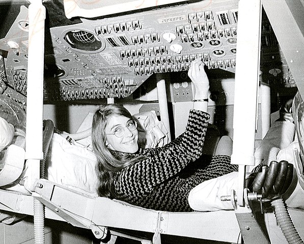 Margaret Hamilton dentro del Módulo de Mando del Apolo.