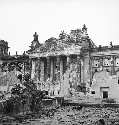 El Reichstag o parlamento berlinés en 1945