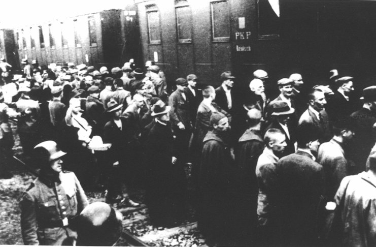 Primer tren con deportados a Auschwitz, 1940