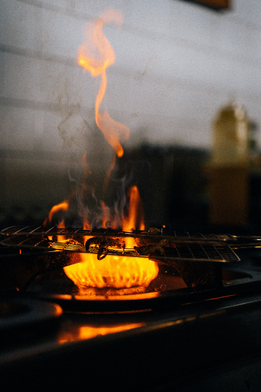 Fogón Un fogón de una cocina encendido