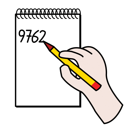 La imagen muestra una mano escribiendo números sobre un papel.