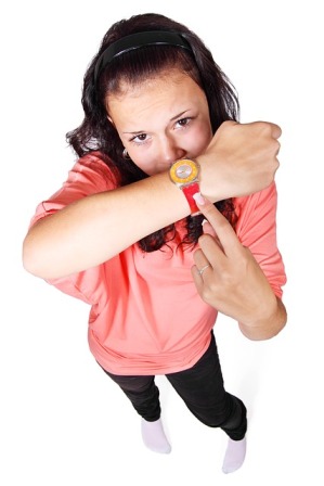 chicajovenreloj