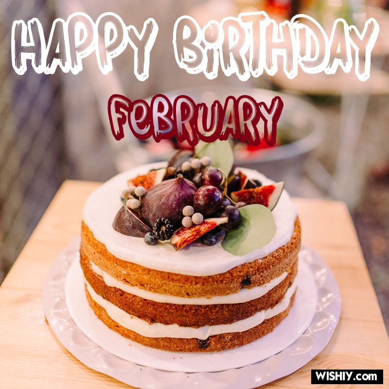 La imagen muestra una tarta con brevas y la palabra febrero en inglés.