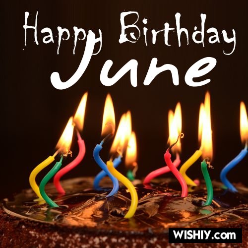 La imagen muestra una tarta con velas dobladas y la palabra junio en inglés.