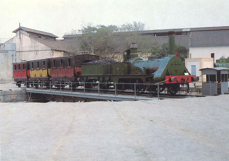 Con la inauguración de la línea Barcelona - Mataró en 1848 comenzó la Historia del ferrocarril en España, lo que permitió transportar con mayor rapidez y eficacia las mercancías y los alimentos.